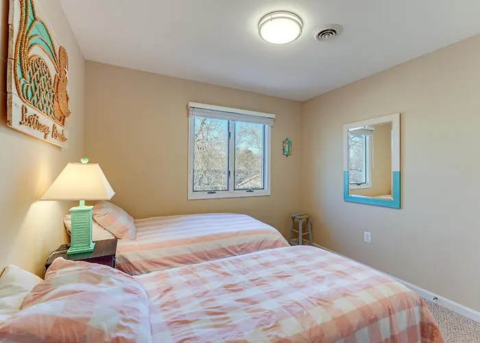 Walk To Bethany Beach Boardwalk: Coastal Retreat