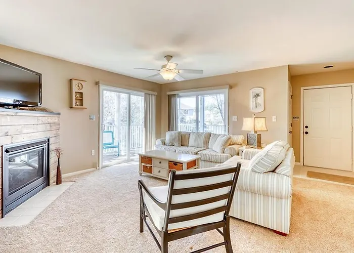 Sea Colony - 53022 Lakeshore Dr